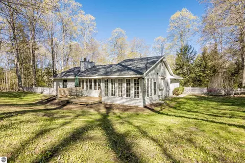14416 Peninsula Dr, Traverse City, MI 49686