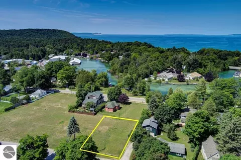 lot5 S Grand Ave, Leland, MI 49654