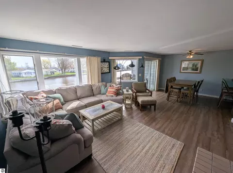 Living - 3091 Midshipman Dr, Au Gres, MI 48703 photo 4 of 5