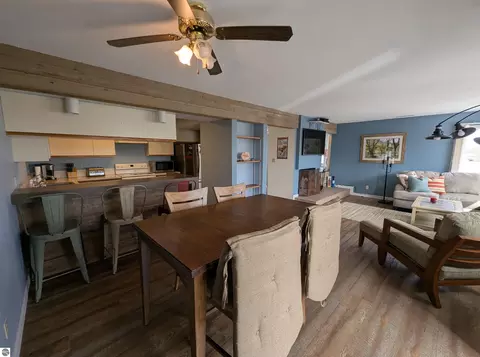 Dining - 3091 Midshipman Dr, Au Gres, MI 48703 photo 2 of 4