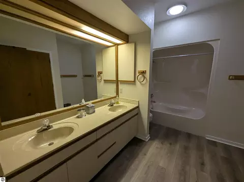 Bath - 3091 Midshipman Dr, Au Gres, MI 48703 photo 6 of 8
