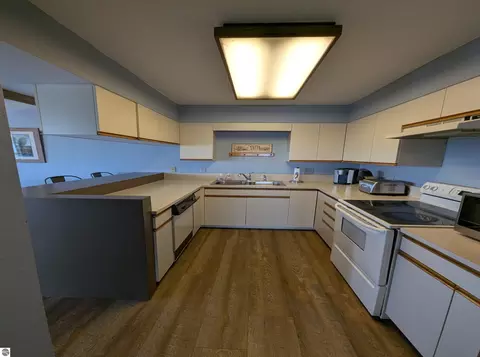 Kitchen - 3091 Midshipman Dr, Au Gres, MI 48703 photo 4 of 5