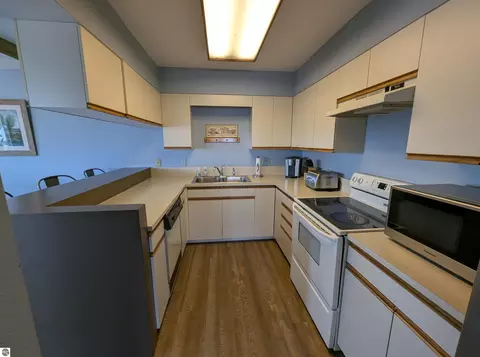 Kitchen - 3091 Midshipman Dr, Au Gres, MI 48703 photo 3 of 5