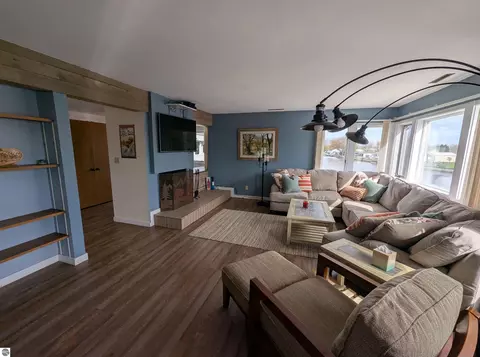 Living - 3091 Midshipman Dr, Au Gres, MI 48703 photo 3 of 5