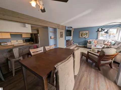Dining - 3091 Midshipman Dr, Au Gres, MI 48703 photo 3 of 4