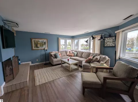 Living - 3091 Midshipman Dr, Au Gres, MI 48703 photo 1 of 5