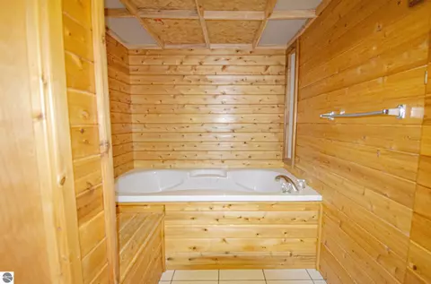 Bath - 16950 First St, Arcadia, MI 49613 photo 5 of 6