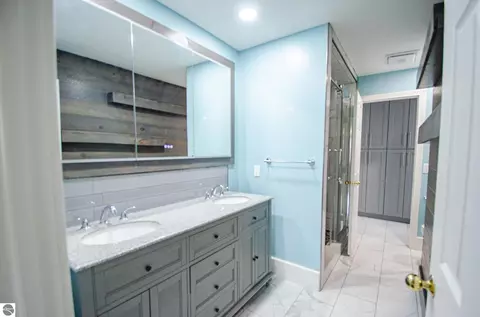 Bath - 16950 First St, Arcadia, MI 49613 photo 1 of 6
