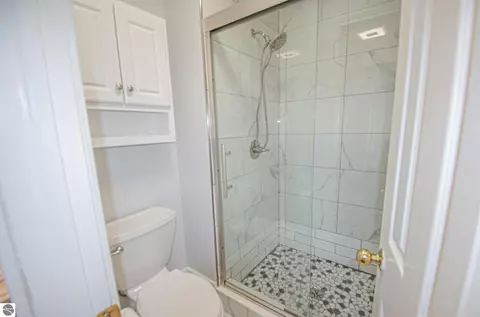 Bath - 16950 First St, Arcadia, MI 49613 photo 3 of 6