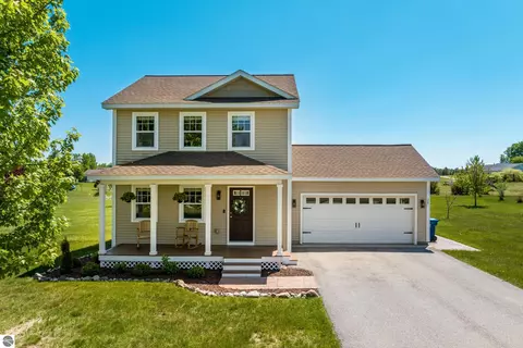 338 Kratky Dr, Traverse City, MI 49696