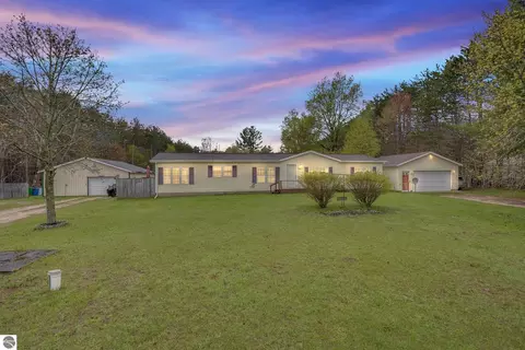 4100 S 23 Rd, Boon, MI 49618