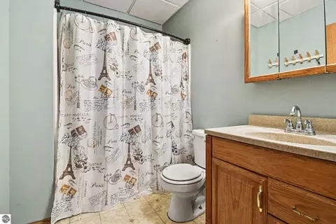 Bath - 20 E Remus Rd, Mount Pleasant, MI 48858 photo 1 of 1