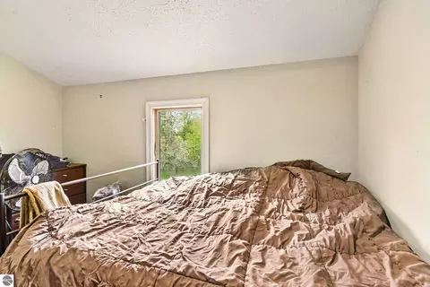 Bedroom - 20 E Remus Rd, Mount Pleasant, MI 48858 photo 1 of 2