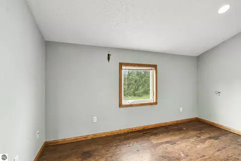 Bedroom - 20 E Remus Rd, Mount Pleasant, MI 48858 photo 2 of 2