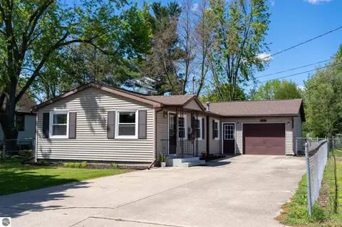 1608 Fessenden Ave, Mount Pleasant, MI 48858
