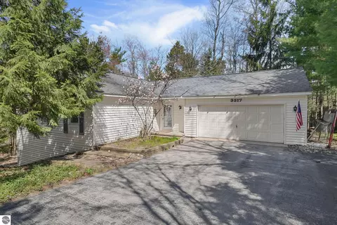 3317 N Timberwood Dr, Traverse City, MI 49686