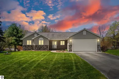 8673 Sun Bay Ct, Williamsburg, MI 49690