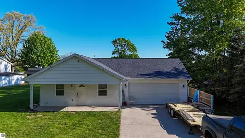 401 Barber, Ithaca, MI 48847