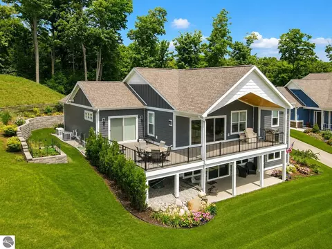 4245 Eagles Vw, Traverse City, MI 49684