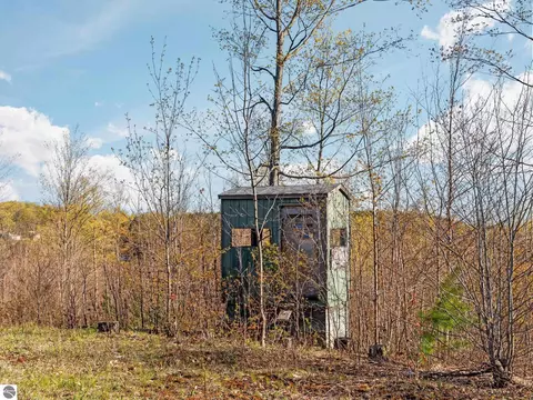 00 E 20 Rd, Mesick, MI 49663 photo 7