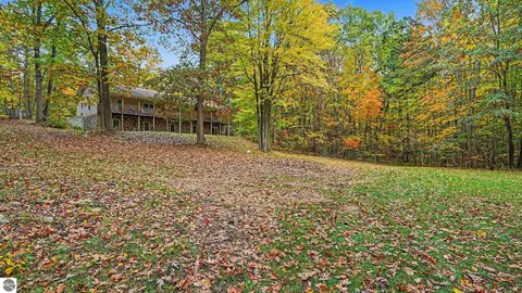 5955 Birchwood Trl, Lake, MI 48632