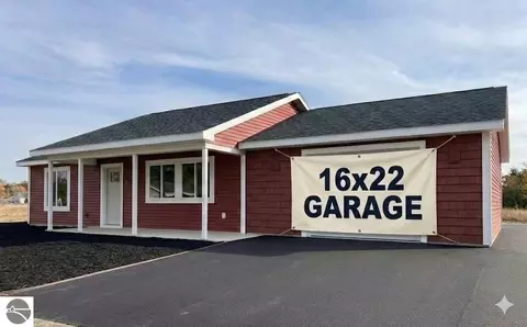 31 Mockingbird Dr, Traverse City, MI 49685