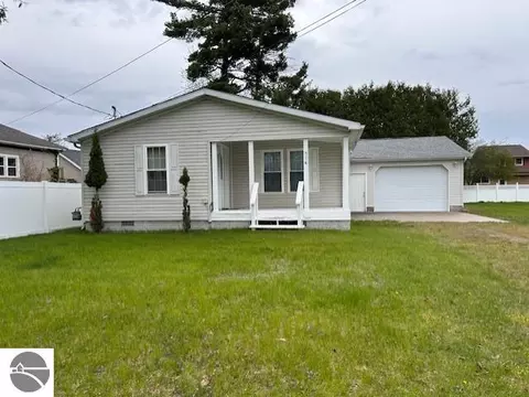 514 Tawas St, East Tawas, MI 48730