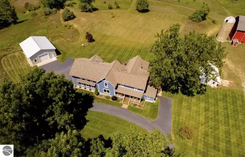 7322 Fryzelka Rd, Buckley, MI 49620