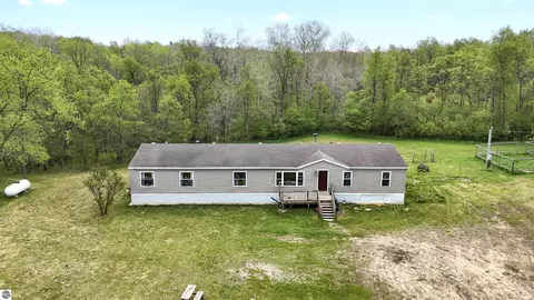 9740 230th Ave, Reed City, MI 49677
