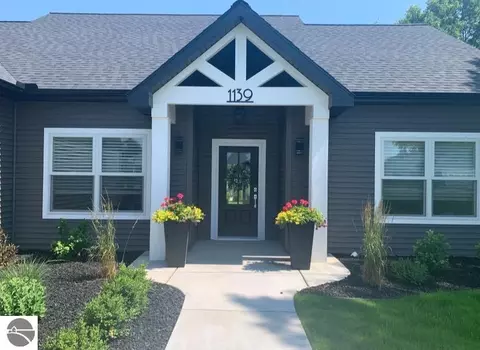 1139 Fairway Dr, Weidman, MI 48893