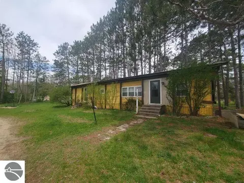 1570 B St, Whittemore, MI 48770