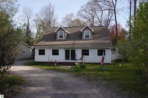 6970 Wickert Rd, Hale, MI 48739