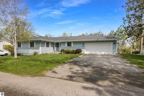 404 Boughey St, Traverse City, MI 49686