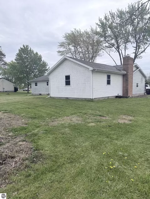 Exterior - 965 E Remus Rd, Mount Pleasant, MI 48858 photo 1 of 1