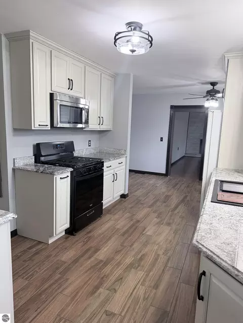 Kitchen - 965 E Remus Rd, Mount Pleasant, MI 48858 photo 1 of 2