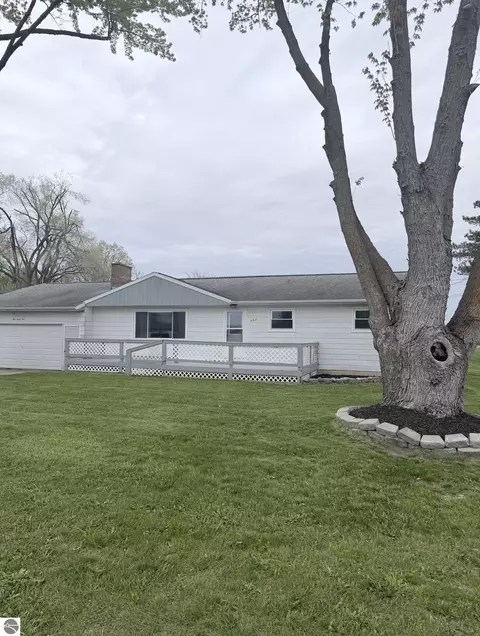 965 E Remus Rd, Mount Pleasant, MI 48858