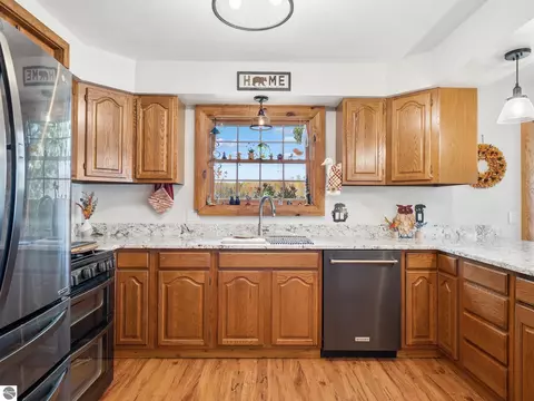 Kitchen - 15202 Circle Dr, Ocqueoc, MI 49759 photo 1 of 4