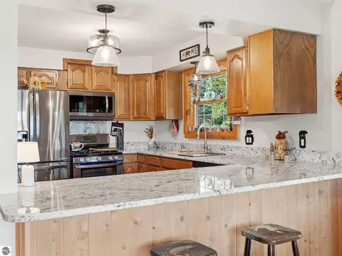 Kitchen - 15202 Circle Dr, Ocqueoc, MI 49759 photo 4 of 4