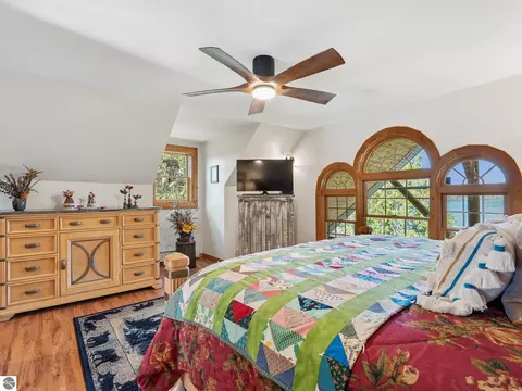 Bedroom - 15202 Circle Dr, Ocqueoc, MI 49759 photo 6 of 9