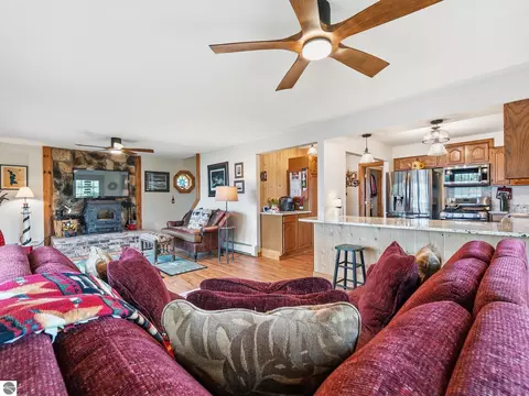 Living - 15202 Circle Dr, Ocqueoc, MI 49759 photo 3 of 6
