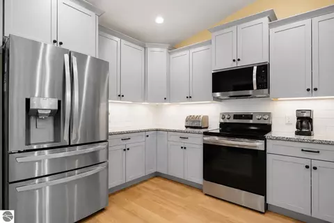 859 Carson St, Traverse City, MI 49684