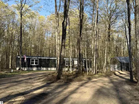 9710 S Fawn Ln, Mancelona, MI 49659