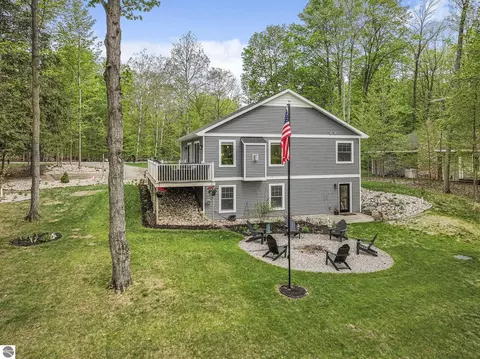 4532 Valley View Rd, Bellaire, MI 49615