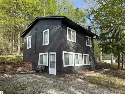 5141 Lake St, Glennie, MI 48737