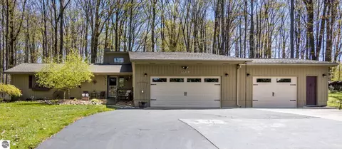 4416 Debra Dr, Traverse City, MI 49685