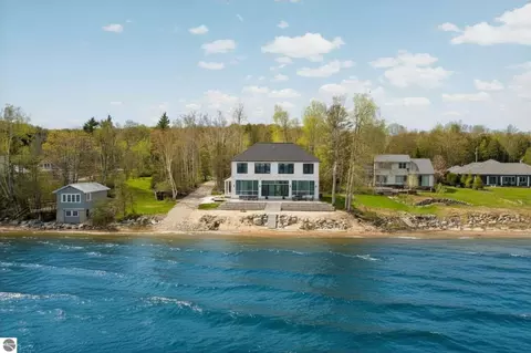 6405 S West Bay Shore Dr, Traverse City, MI 49684