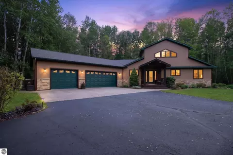 104 N Andrea Ln, Saint Louis, MI 48880