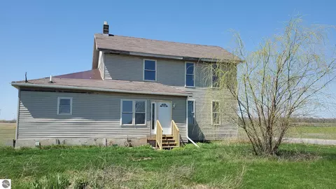 2989 N Vandecar Rd, Mount Pleasant, MI 48858