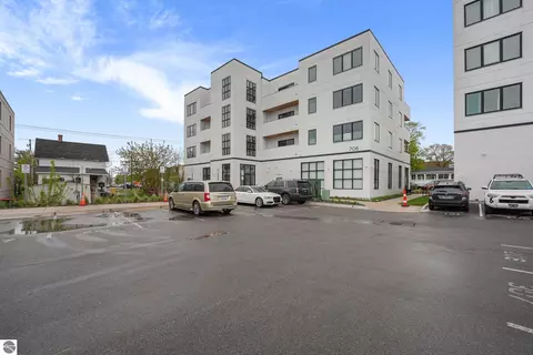 708 Randolph St #309, Traverse City, MI 49684