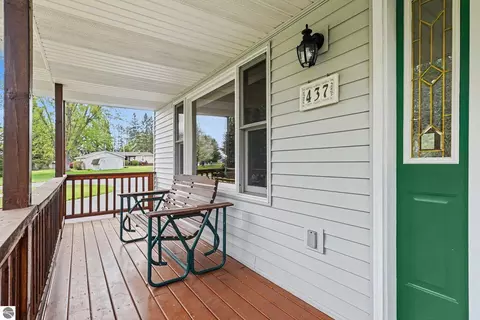 Exterior - 437 4th St, Lupton, MI 48635 photo 2 of 8